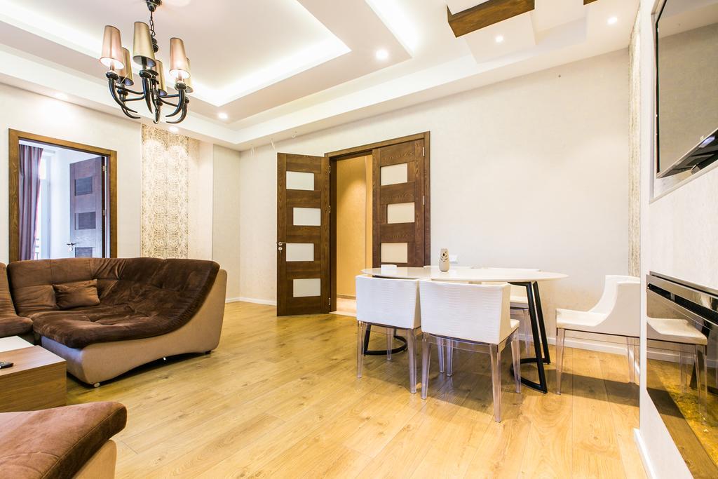 Sweet Home 3 At Freedom Square Тбилиси Екстериор снимка