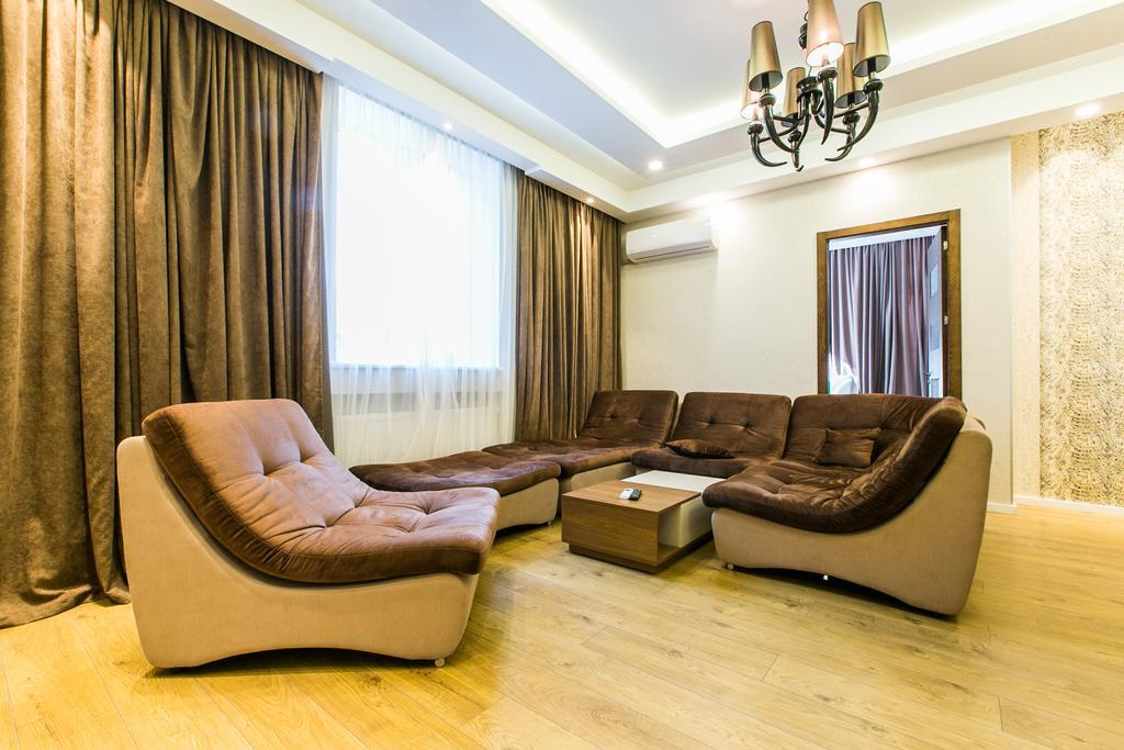 Sweet Home 3 At Freedom Square Тбилиси Екстериор снимка