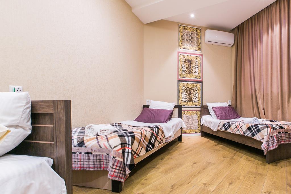 Sweet Home 3 At Freedom Square Тбилиси Екстериор снимка